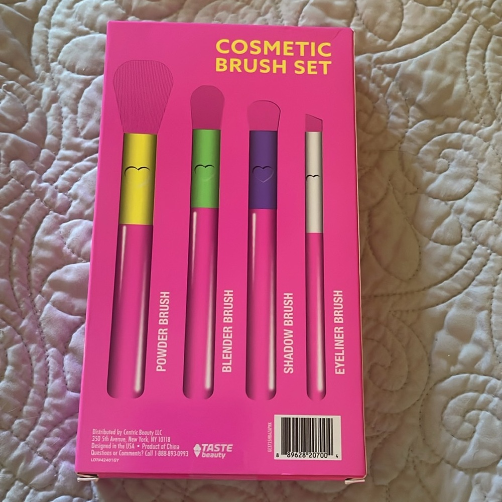 Pink Cosmetic Brush Set New & Sealed - Picture 2 of 2